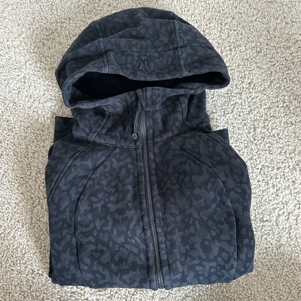Lululemon Scuba Hoodie- Size 8